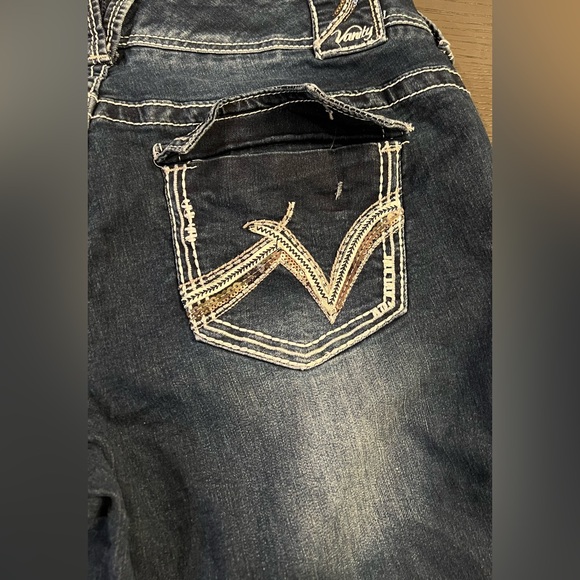 Women’s Vanity Premium Collection Mid-Rise Jeans Dark Washed Cropped Size 14 - Picture 15 of 15